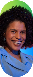 imagem de uma mulher sorrindo 