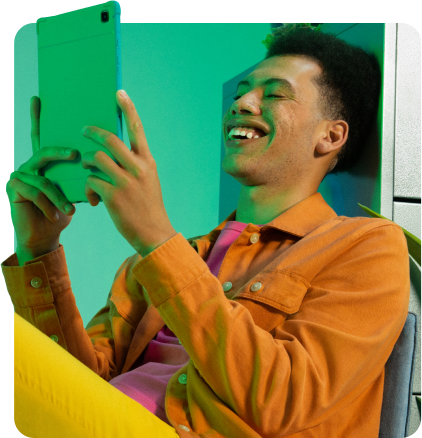 imagemimagem de um homem sorrindo